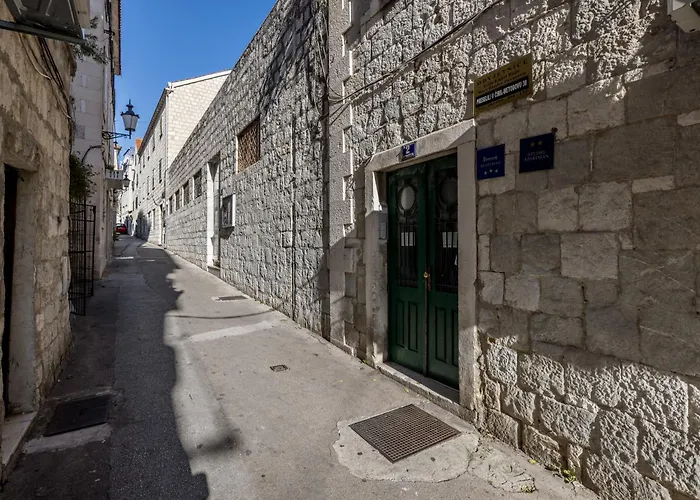 Sara Lägenhet Split